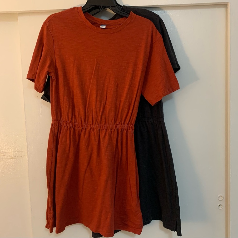Old Navy Charcoal & Orange/Red Short Sleeve Dress
